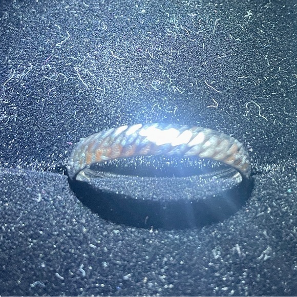 👀 NWB Genuine 950 PLATINUM Band Ring. 1.85 Grams. A Forever Piece. Grab it Now! - Picture 6 of 7